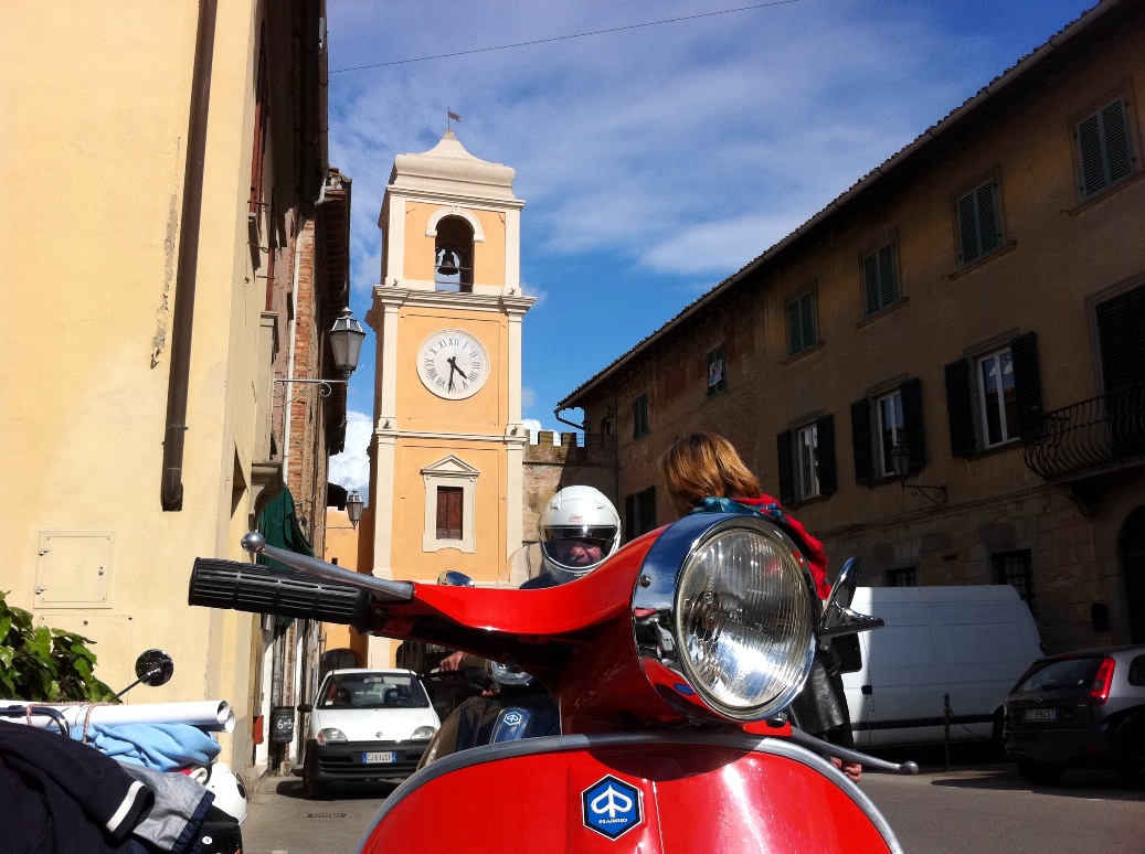 On vespa to Palaia