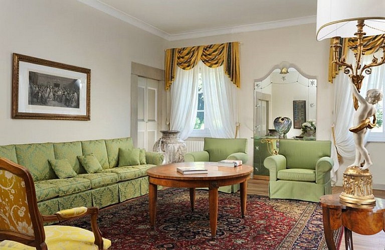 Renaissance villa with classical furniture for your stay in Tuscany