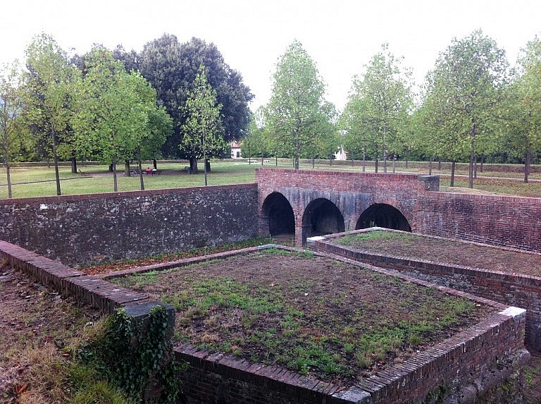 The gigantic fortifications around Lucca