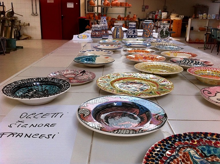 Decorated ceramic plates