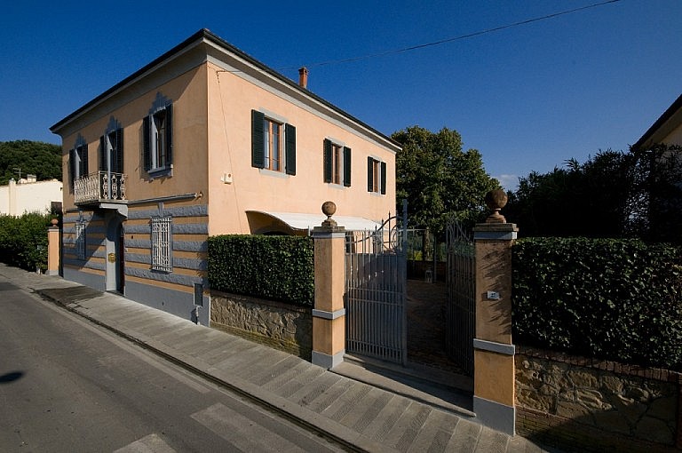 Villa for 10 people in the middle of a small Tuscan village