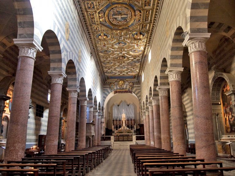 Central nave of the cathedral of Volterra