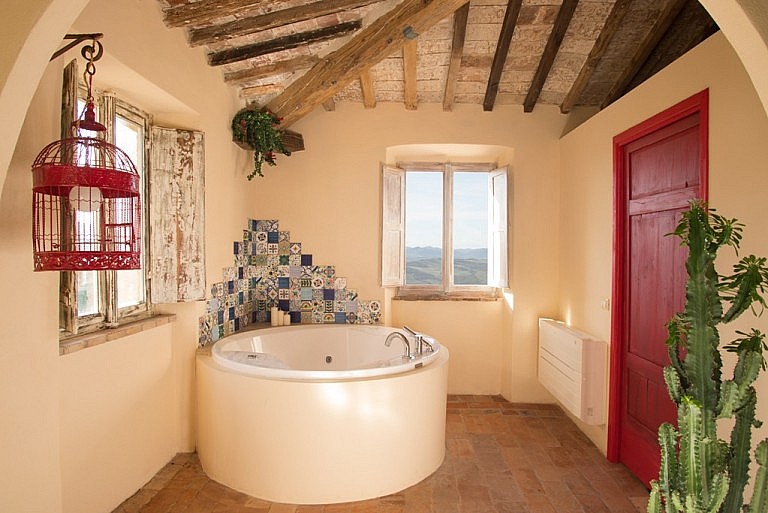 Panoramic mini suite with jacuzzi in B&B