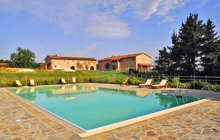 Country resort with pool in vineyards