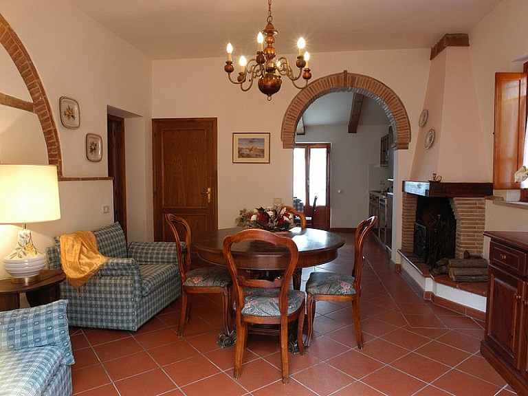 Comfortable rural apartments with fireplace in Tuscan farm