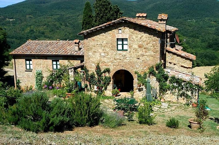Sweet country cottage on the Tuscan hills