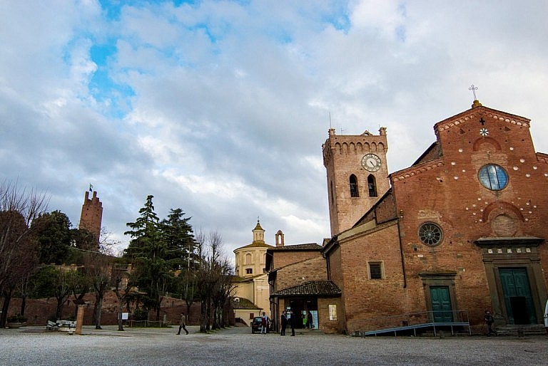 The main square of San Miniato