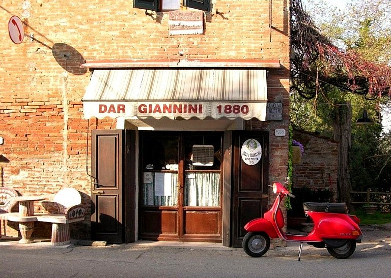 An old bar along the road in Villasaletta