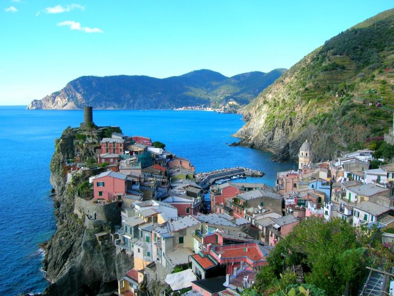 The most beautiful town of Cinque Terre: Vernazza