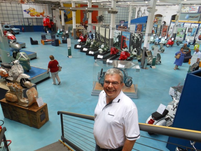 A private guided tour to the Vespa museum in Pontedera
