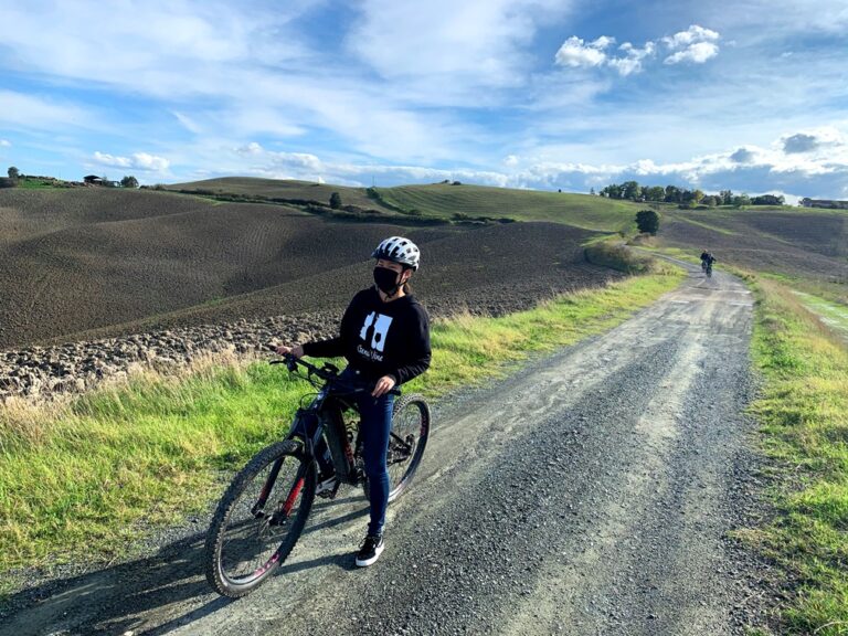 Ebiking along Itinerario dei Calanchi