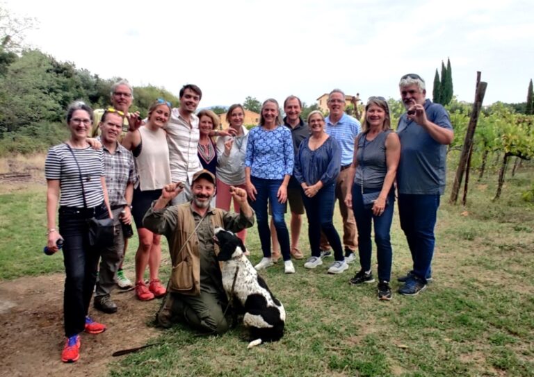 Truffle hunting tours with Arianna & Friends