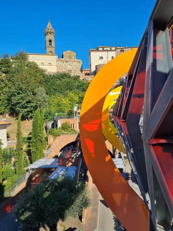 Guided visit to Peccioli with Arianna and Friends