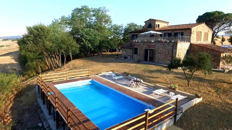 Swimming pool overlooking the Tuscan valley