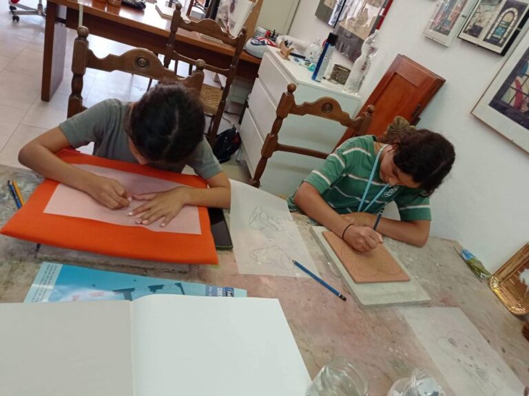 Our ceramic decorating class in Montaione