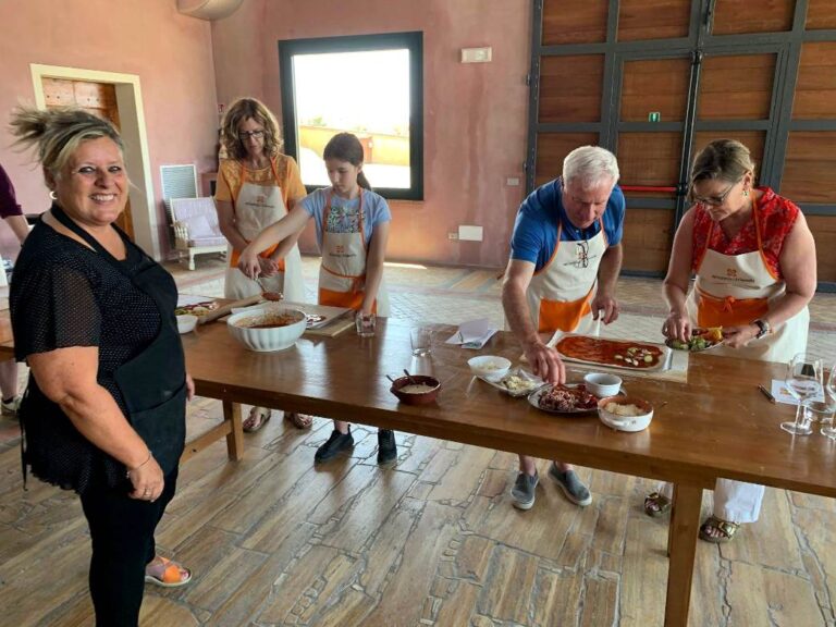 Typical Tuscan cooking class with wine tour