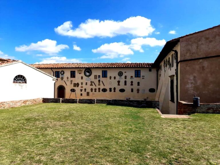 The majestic castle of vicars