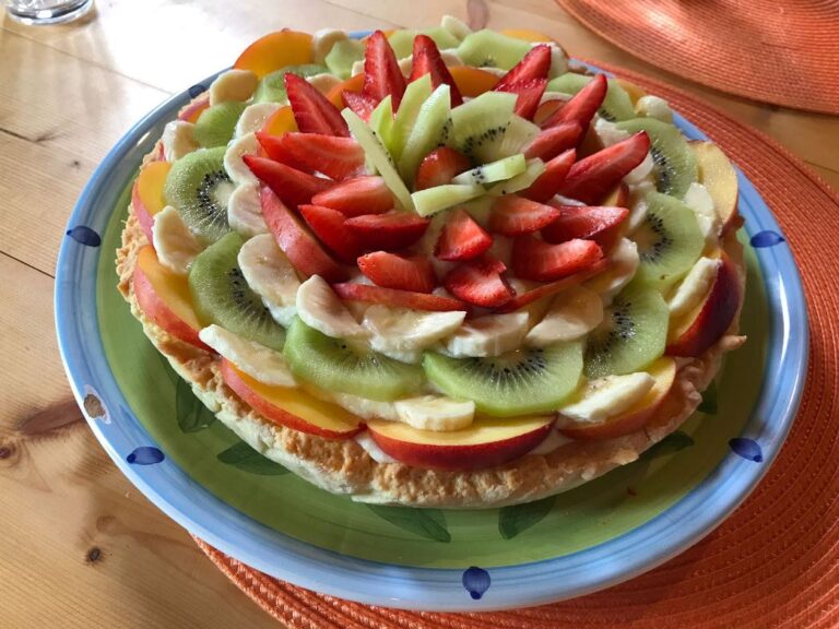 Tart made with the fruits of the season