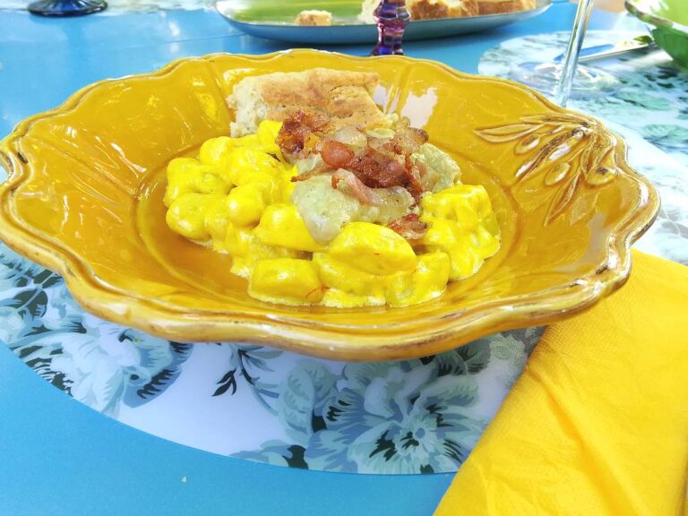 Gnocchi with saffron sauce