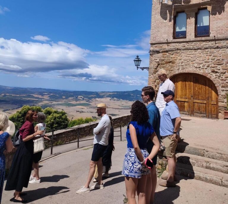 Volterra tour with Arianna & Friends staff