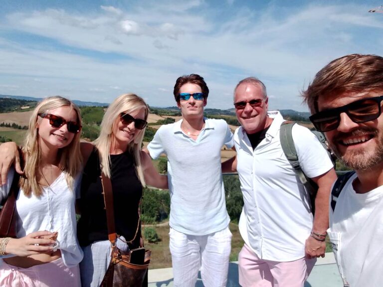 Guided visit to Peccioli with Arianna & Friends