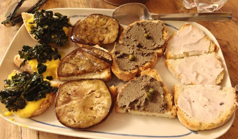 Crostini prepared as apetizer