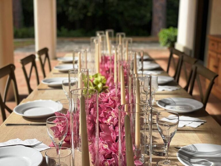 We cooperate with the best florists of the area
