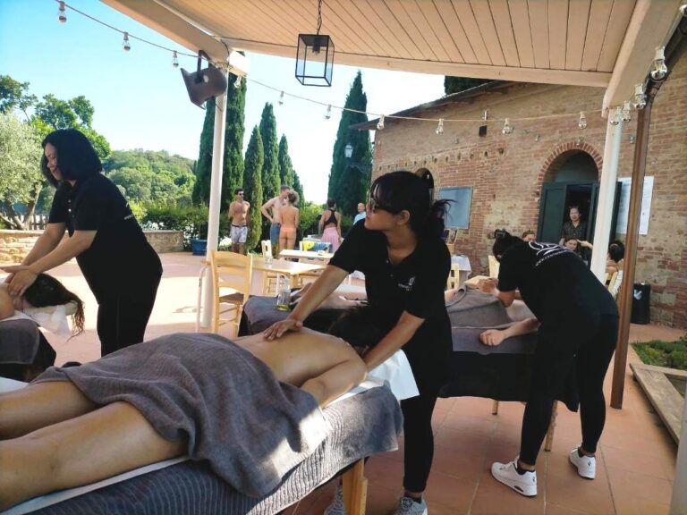 Our masseur Sacha will organize a massage direcly at your location