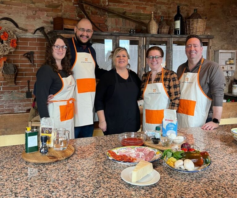 At Rita's farm we organize pizza cooking experience for families with children