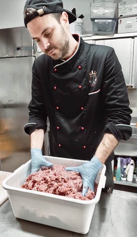 Our butcher Tommaso is ready to welcome you and teach you how to make the best meat