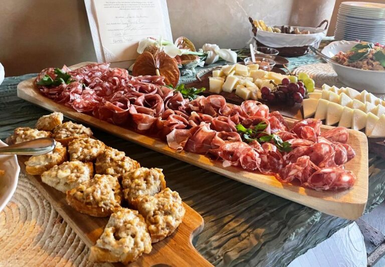 Our custumers love our food made with typical Tuscan recipes