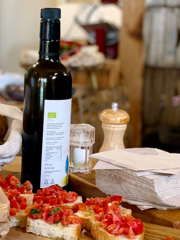 The winery Terrante also makes genuine and excellent extra virgin olive oil