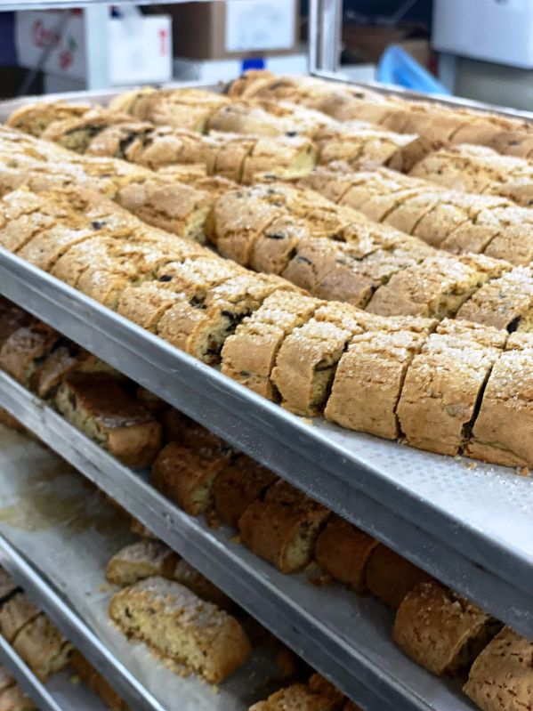 Cantuccini with chocolate and almond