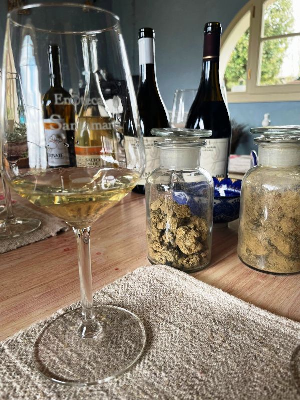 White wine tasting