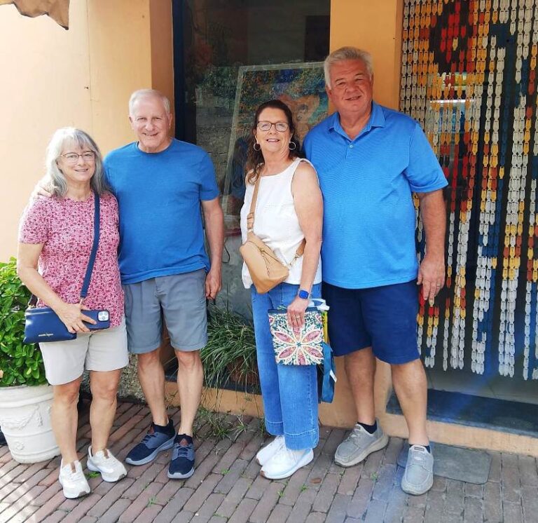Guided visit to Terricciola with shopping in town